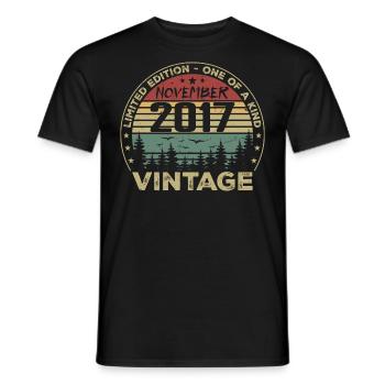 Novembre 2017 Cadeau Vintage - Né en Novembre 2017 - T-shirt homme - noir - Devant - AI Model Male 178 light (178cm)
