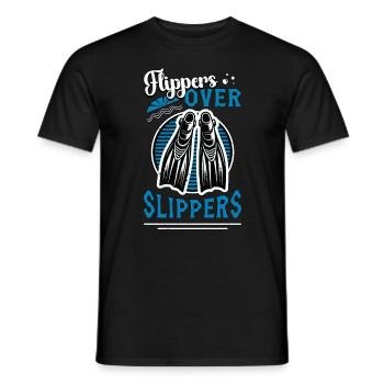 Scuba Diving Flippers Over Slippers Free Diving - Männer T-Shirt - Schwarz - Vorne - AI Model Male 178 light (178cm)