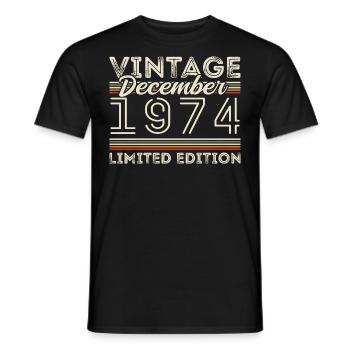 Jahrgang Dezember 1974 - 51. Jubiläum Dezember - Männer T-Shirt - Schwarz - Vorne - AI Model Male 178 light (178cm)