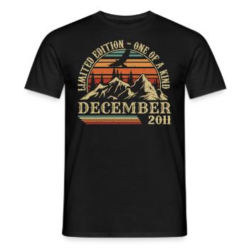 Vintage December 2011, Awesome since December 2011 - Men's T-Shirt - black - Front - AI Model Male 178 light (178cm)