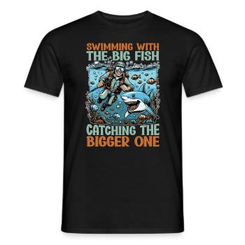 Shark Hunting Swimming With The Big Fish Swimmer - Männer T-Shirt - Schwarz - Vorne - AI Model Male 178 light (178cm)