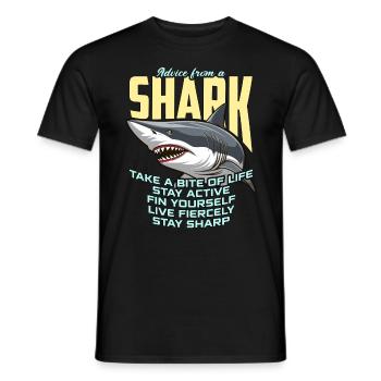 Shark Hunting Advice From A Shark Fossil Hunting - Männer T-Shirt - Schwarz - Vorne - AI Model Male 178 light (178cm)