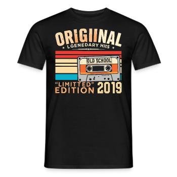 Original 2019, Legendär seit 2019 Jahrgang 2019 - Männer T-Shirt - Schwarz - Vorne - AI Model Male 178 light (178cm)