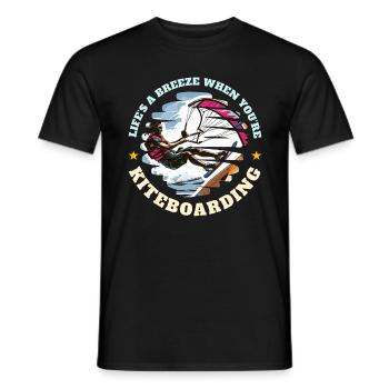 Kiteboarding Life's A Breeze When Water Sports - Männer T-Shirt - Schwarz - Vorne - AI Model Male 178 light (178cm)
