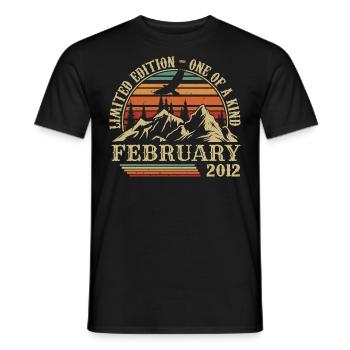 February 2012 Retro Born In February 2012 Birthday - Men's T-Shirt - black - Front - AI Model Male 178 light (178cm)
