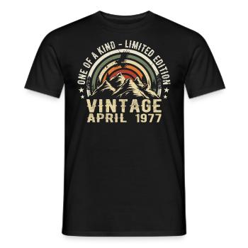 April 1977 Geburtstagsgeschenk - geboren im April 197 - Männer T-Shirt - Schwarz - Vorne - AI Model Male 178 light (178cm)