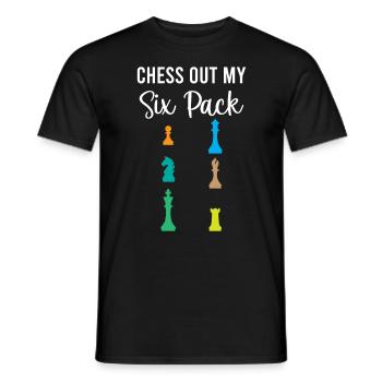 Chess Out My Six Pack - Checkmate Chess Player - Männer T-Shirt - Schwarz - Vorne - AI Model Male 178 light (178cm)