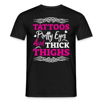 Dicton tatoueur - de jolis yeux et une cuisse épaisse - T-shirt homme - noir - Devant - AI Model Male 178 light (178cm)