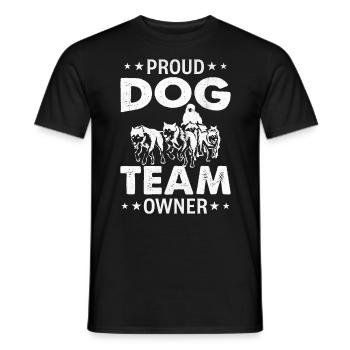 Slogan du dicton de traîneau à chiens - Fier propriétaire d’une équipe de chiens - T-shirt homme - noir - Devant - AI Model Male 178 light (178cm)