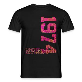 52. GEBURTSTAG PINK LIMITED EDITION 1974 - Männer T-Shirt - Schwarz - Vorne - AI Model Male 178 light (178cm)