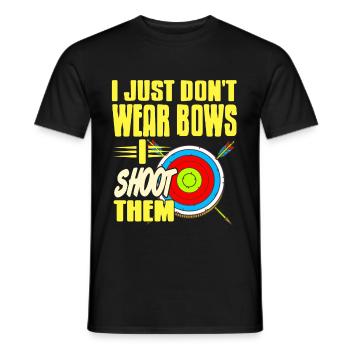 I just dont wear bows i shoot them - Männer T-Shirt - Schwarz - Vorne - AI Model Male 178 light (178cm)