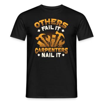 Andere Scheitern,Tischler Nageln, Holzbearbeitung - Männer T-Shirt - Schwarz - Vorne - AI Model Male 178 light (178cm)