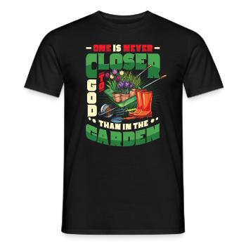 You are never closer to God than in the garden - Men's T-Shirt - black - Front - AI Model Male 178 light (178cm)
