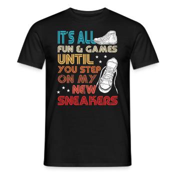 Fan de chaussures « Tu marches sur mes baskets » - T-shirt homme - noir - Devant - AI Model Male 178 light (178cm)