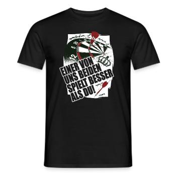 Einer von uns Beiden spielt besser - Dartspieler - Männer T-Shirt - Schwarz - Vorne - AI Model Male 178 light (178cm)