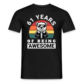 61 Years of Being Awesome Geburtstag Geschenkidee - Männer T-Shirt - Schwarz - Vorne - AI Model Male 178 light (178cm)