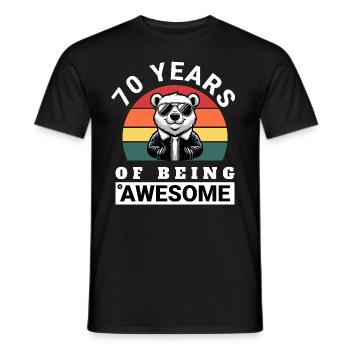 70 Years of Being Awesome Geburtstag Geschenkidee - Männer T-Shirt - Schwarz - Vorne - AI Model Male 178 light (178cm)