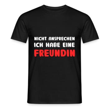 Ich habe eine Freundin Oberteil Spruch für Freund - Männer T-Shirt - Schwarz - Vorne - AI Model Male 178 light (178cm)