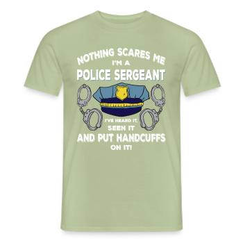 Lustiger Polizist Polizei Spruch Geschenk - Männer T-Shirt - Sage - Vorne - AI Model Male 178 light (178cm)
