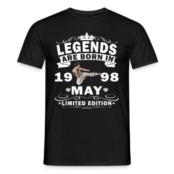 Karate Kämpfer Fighter Geburtstag Mai 1998 MMA - Männer T-Shirt - Schwarz - Vorne - AI Model Male 178 light (178cm)