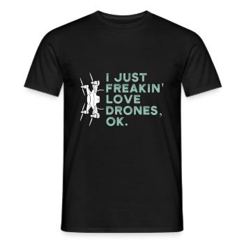 Drohne Pilot - Männer T-Shirt - Schwarz - Vorne - AI Model Male 178 light (178cm)