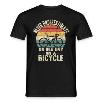 Never Underestimate An Old Guy On A Bicycle - Männer T-Shirt - Schwarz - Vorne - AI Model Male 178 light (178cm)