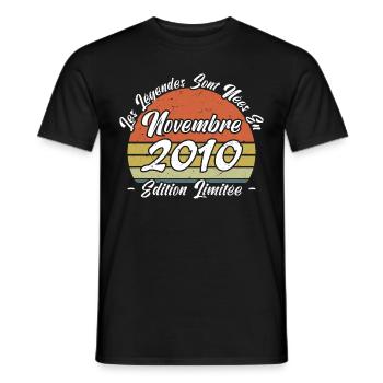 Les légendes sont nées en Novembre 2010 Cadeau. - T-shirt homme - noir - Devant - AI Model Male 178 light (178cm)