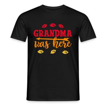 Oma war hier Großmutter - Männer T-Shirt - Schwarz - Vorne - AI Model Male 178 light (178cm)