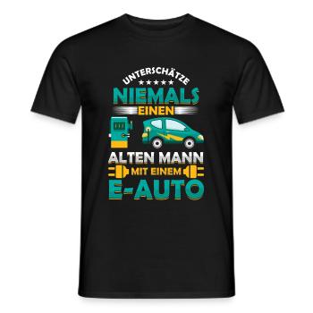Alter Mann E-Auto Elektroautofahrer Rente Geschenk - Männer T-Shirt - Schwarz - Vorne - AI Model Male 178 light (178cm)