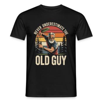 Never Underestimate the old guy disc golfing - Männer T-Shirt - Schwarz - Vorne - AI Model Male 178 light (178cm)