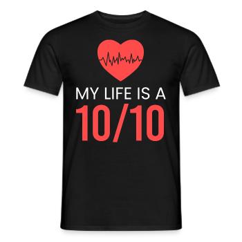 Mein Leben ist eine 10/10 - Männer T-Shirt - Schwarz - Vorne - AI Model Male 178 light (178cm)