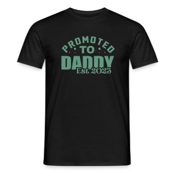 Promu à Daddy Est 2023 - T-shirt homme - noir - Devant - AI Model Male 178 light (178cm)