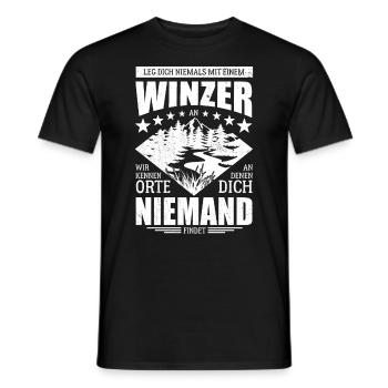 Leg dich niemals mit einem Winzer an - Spruch - Männer T-Shirt - Schwarz - Vorne - AI Model Male 178 light (178cm)