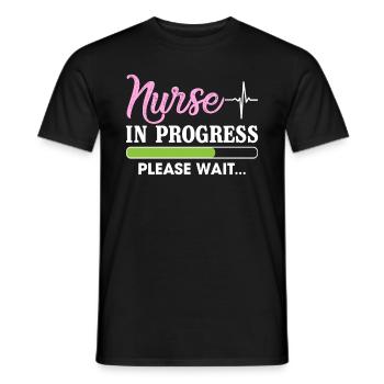 Nurse In Progress Please Wait Funny T Shirt - Männer T-Shirt - Schwarz - Vorne - AI Model Male 178 light (178cm)