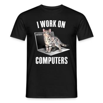 Arbeiten mit Computern und Katzen Englisch - Männer T-Shirt - Schwarz - Vorne - AI Model Male 178 light (178cm)