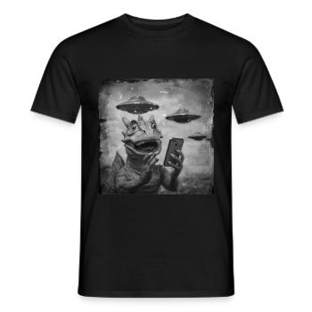 Dragon Selfie with UFO Weird 50s Photo 3 - Männer T-Shirt - Schwarz - Vorne - AI Model Male 178 light (178cm)