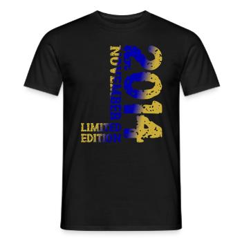 2014 Novembre Édition Limitée 9ème Anniversaire Décoration - T-shirt homme - noir - Devant - AI Model Male 178 light (178cm)