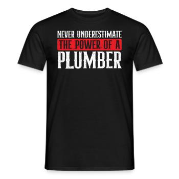 Never Underestimate The Power Of Plumber - Männer T-Shirt - Schwarz - Vorne - AI Model Male 178 light (178cm)