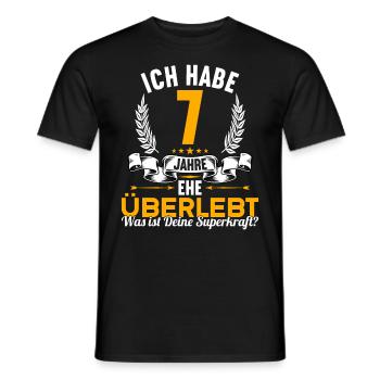 Ich habe 7 Jahre Ehe überlebt 7.Hochzeitstag - Männer T-Shirt - Schwarz - Vorne - AI Model Male 178 light (178cm)