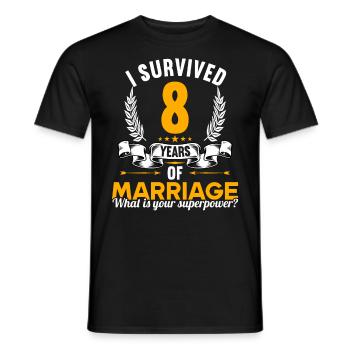 Ich habe 8 Jahre Ehe überlebt 8.Hochzeitstag - Männer T-Shirt - Schwarz - Vorne - AI Model Male 178 light (178cm)