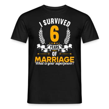 Ich habe 6 Jahre Ehe überlebt 6.Hochzeitstag - Männer T-Shirt - Schwarz - Vorne - AI Model Male 178 light (178cm)