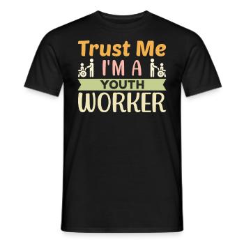 Croyez-moi, je suis un travailleur auprès des jeunes - T-shirt homme - noir - Devant - AI Model Male 178 light (178cm)