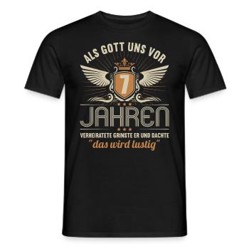 7 Jahre verheiratet wird lustig 7.Hochzeitstag - Männer T-Shirt - Schwarz - Vorne - AI Model Male 178 light (178cm)