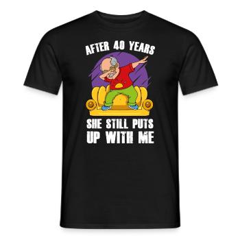 Après 40 ans, elle me porte toujours vieux - T-shirt homme - noir - Devant - AI Model Male 178 light (178cm)