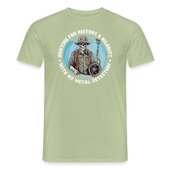 Les détecteurs Sondler sondent la chasse amusante - T-shirt homme - vert sauge - Devant - AI Model Male 178 light (178cm)