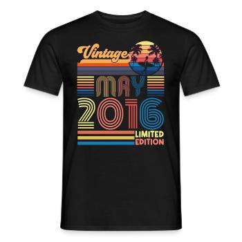 Geboren Mai 2016 Geburtstagsgeschenk Mai 2016, MAI, Mai - Männer T-Shirt - Schwarz - Vorne - AI Model Male 178 light (178cm)