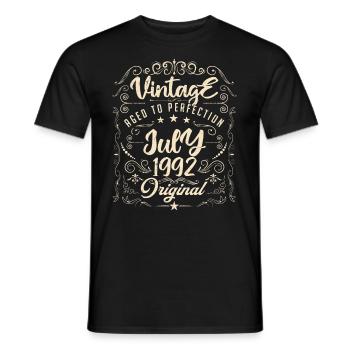 Jahrgang Geboren im Juli 1992 Jubiläum Juli - Männer T-Shirt - Schwarz - Vorne - AI Model Male 178 light (178cm)