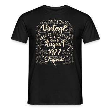Jahrgang, geboren im August 1977. Jubiläum August 1977 - Männer T-Shirt - Schwarz - Vorne - AI Model Male 178 light (178cm)