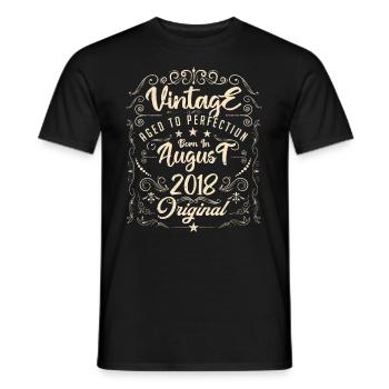 Jahrgang geboren im August 2018. Geburtstag August 2018 - Männer T-Shirt - Schwarz - Vorne - AI Model Male 178 light (178cm)