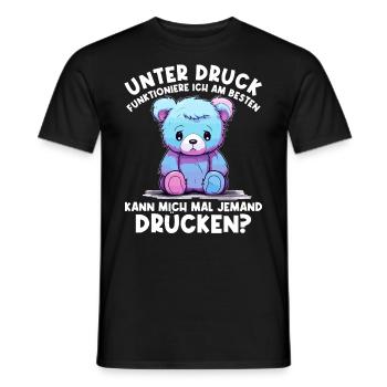 Unter Druck arbeite ich am besten Trauriger Teddy - Männer T-Shirt - Schwarz - Vorne - AI Model Male 178 light (178cm)